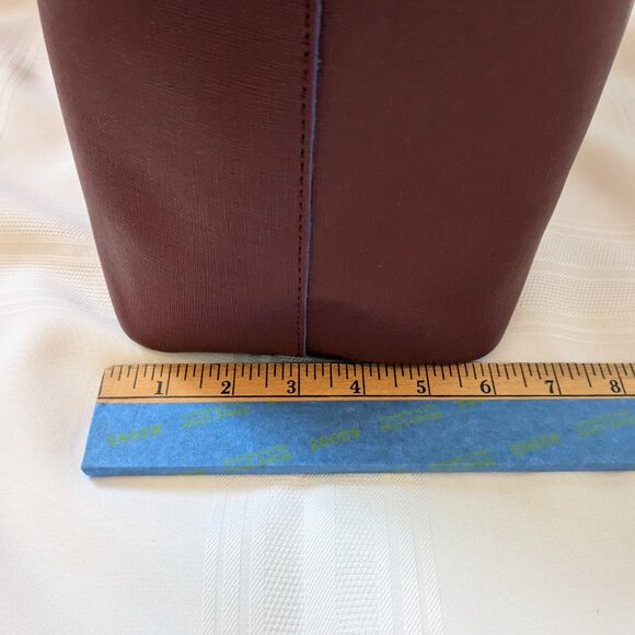 OSCAR DE LA RENTA - Picture 4 of 10